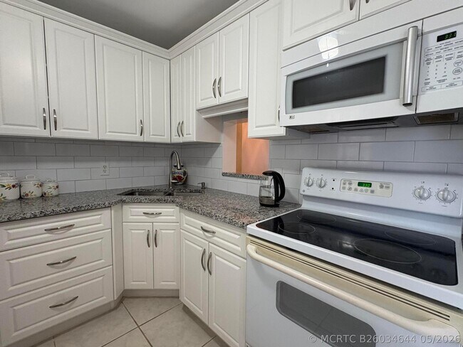 206 20th Ave NE Unit 206