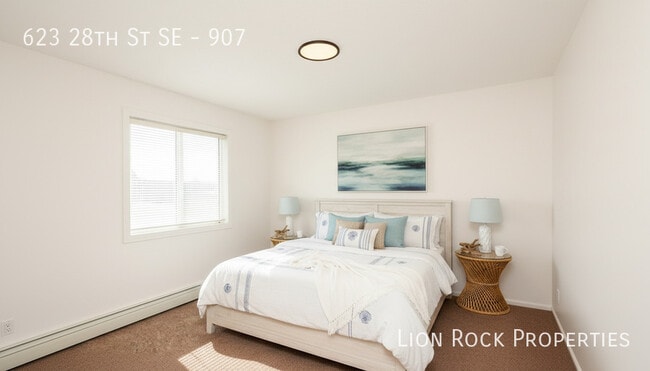 Building Photo - 623 28th St SE Unit 907