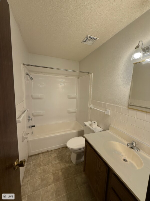 320 Oak Ave N Unit 225