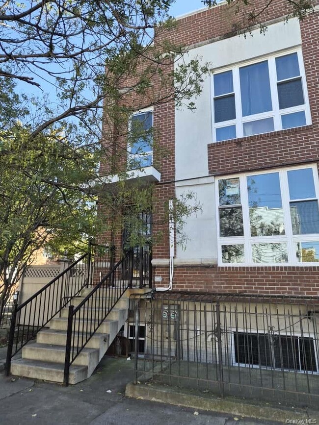 Building Photo - 958 Liberty Ave Unit 1st Flr