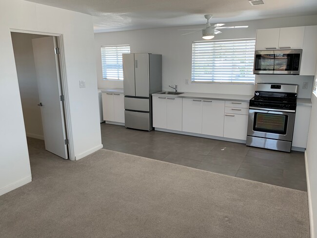 Building Photo - 746 W Turney Ave, Apt 8 Unit 8