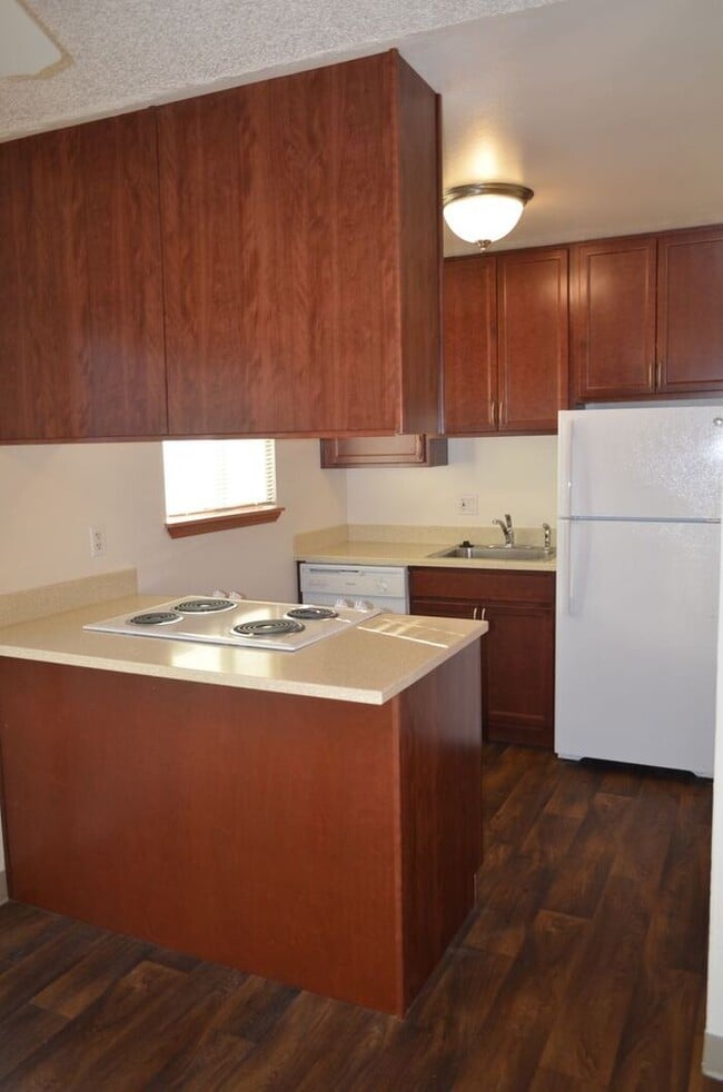 Photo - 3 bedroom, single level, with HUGE private yard!