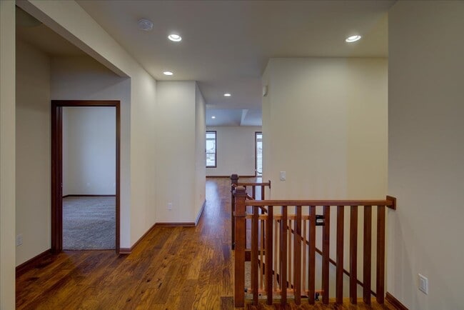 Photo - 525 Dragon Willow Ln