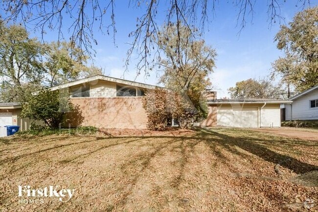 Building Photo - 2405 Brook Dr Rental