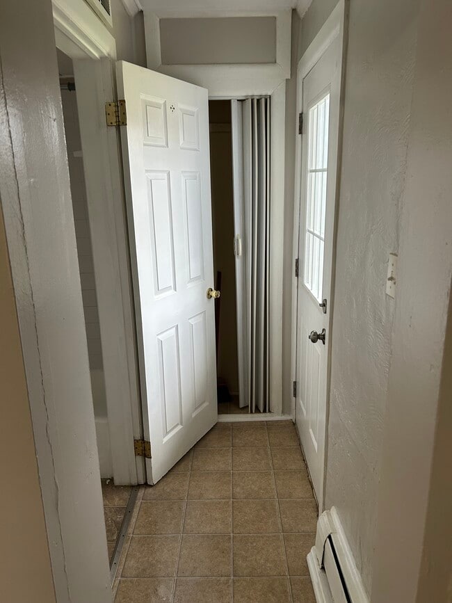 Photo - 405 1st St Unidad Apt #1