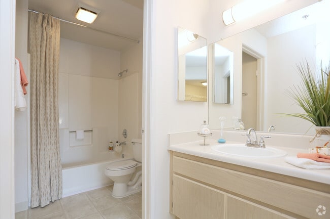 2 BR, 2 BA - The Newport