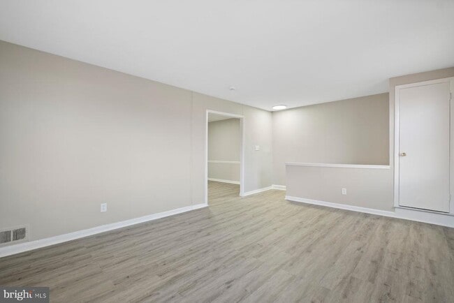 Photo - 883 Bellevue St SE