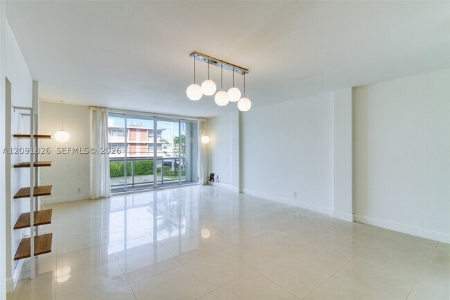 9381 E Bay Harbor Dr Unit 202S