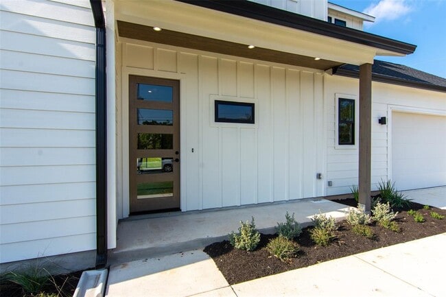 Photo - 2804 Lawrence Dr