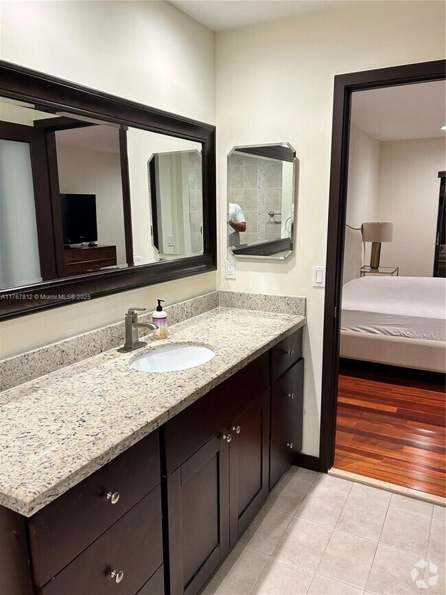 Building Photo - 11519 SW 84th Ln Rental