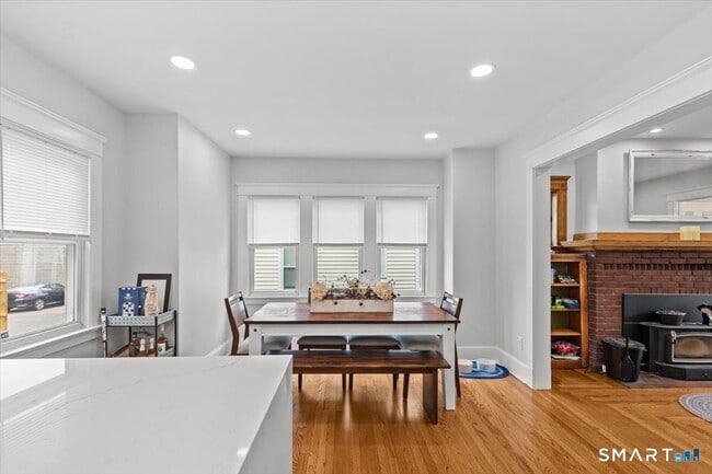 Photo - 653 Forest Rd