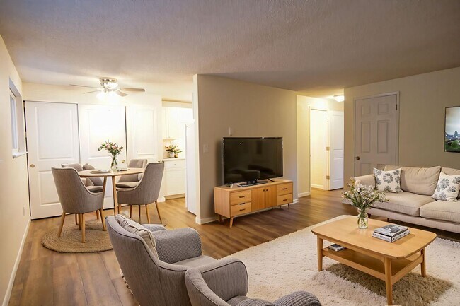 Building Photo - CHRISTMAS COMES EARLY: 1 MONTH FREE RENT! 2 BED IN CUTE MULTNOMAH VILLAGE Unit 3944