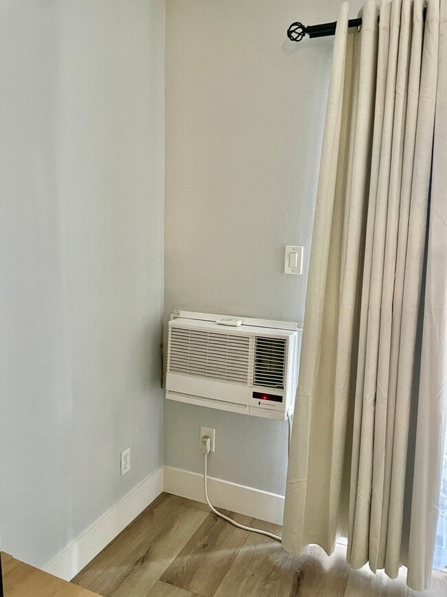 Photo - 2730 Oak Rd