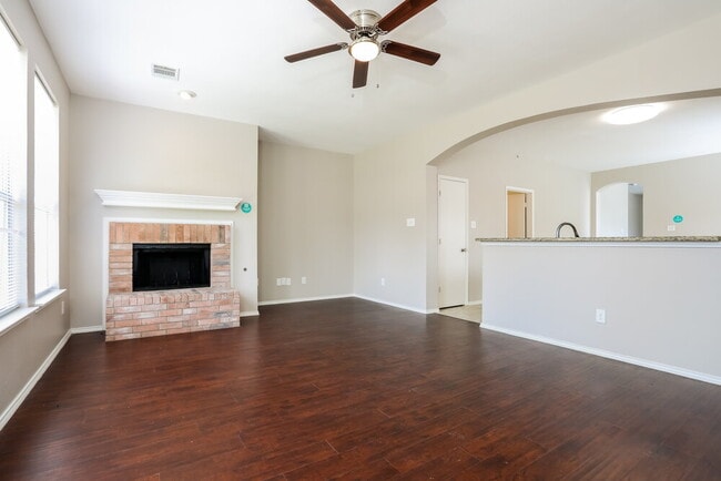 Photo - 4405 Crystal Ln