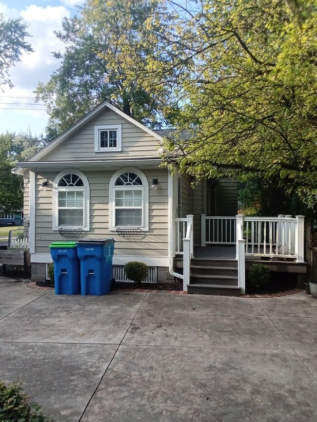 Photo - Charming Cape Cod Retreat in the Heart of ...