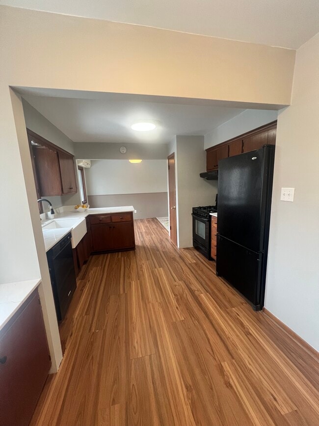 Photo - 987 County Road C2 W