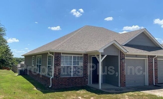 Building Photo - 982 Clearwater Cir Rental