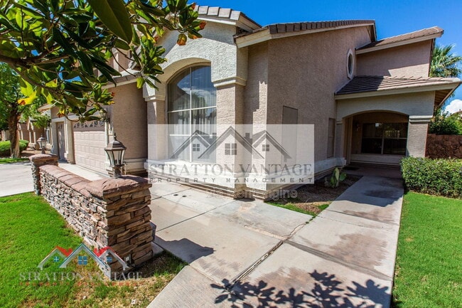 Photo - 960 E Constitution Dr