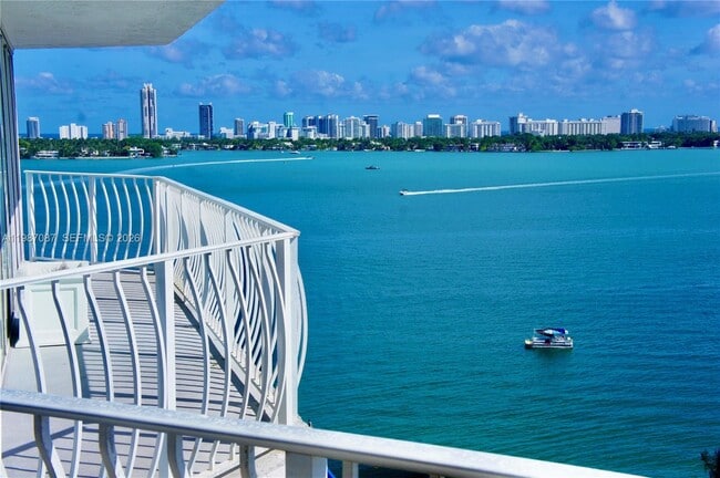 Photo - 7601 E Treasure Dr Unidad 1406