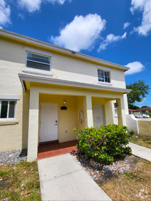 Building Photo - 19502 SW 103rd Ct Rental