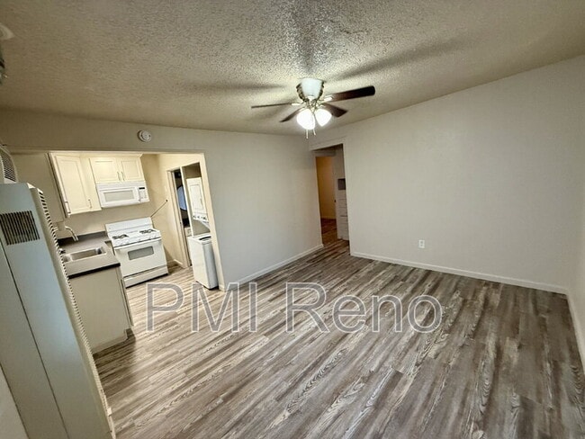 Photo - 1931 1/2 Valley Rd Unit A