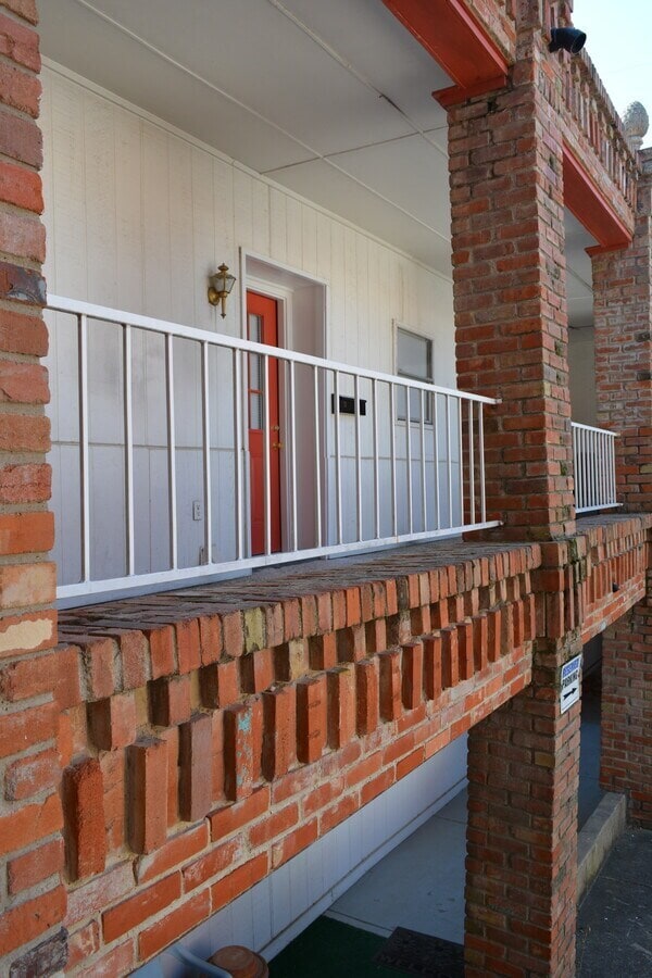 Photo - 113 NW Main St Apartamentos