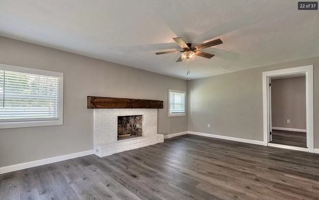 Photo - 553 Peacock Rd