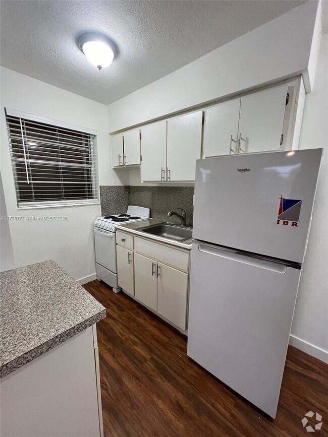 Building Photo - 1235 W 66th St Unit 16 Rental