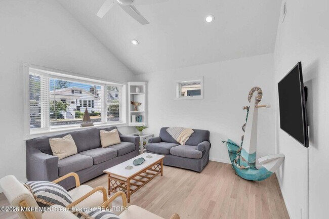 Photo - 638 Redmond Ave Casa