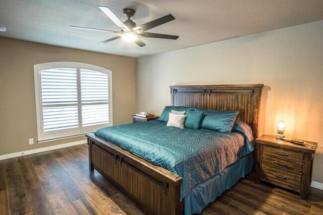 Photo - 5323 Dannelly Field Casa