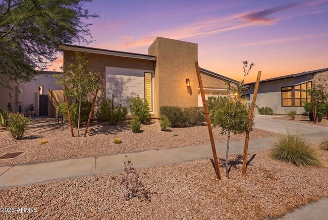 1118 E Paseo Way