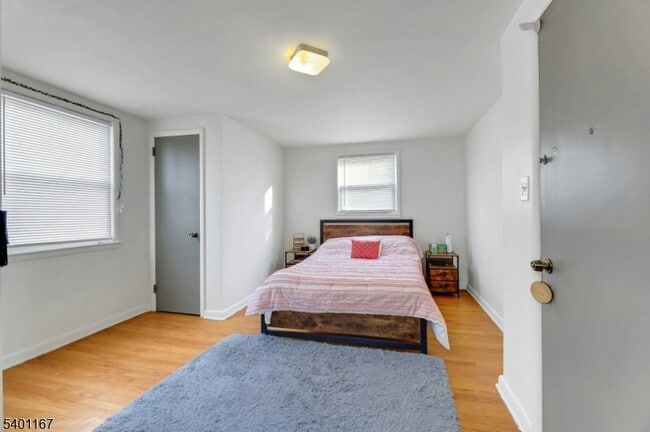 Photo - 188 Luddington Ave