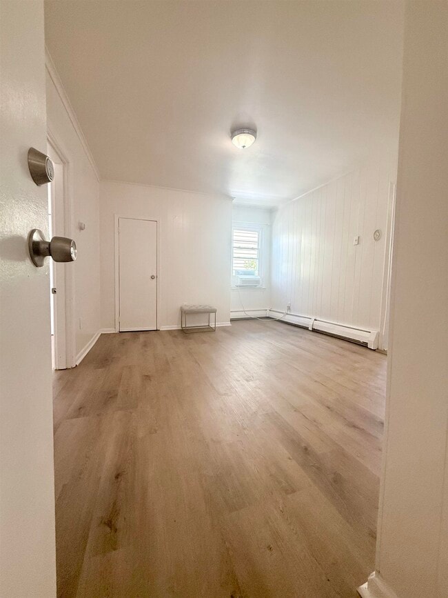 Photo - 92 Laidlaw Ave