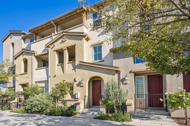 Building Photo - 605 El Camino Real