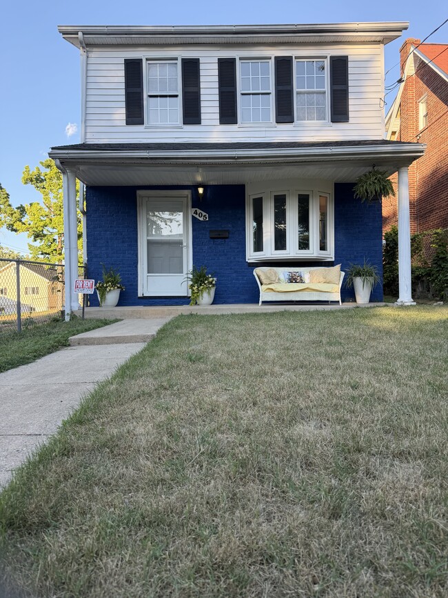 Building Photo - 405 47th St NE