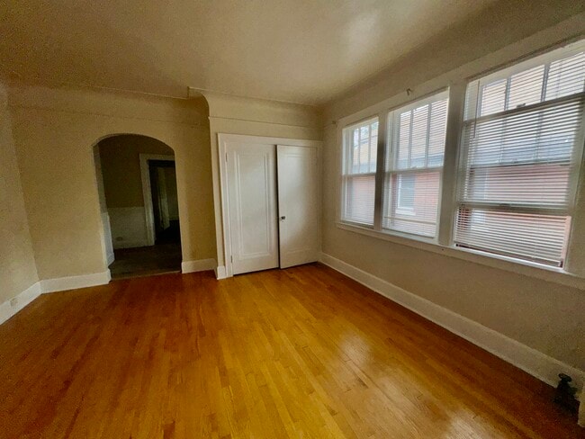 Photo - 2681 Pasadena St