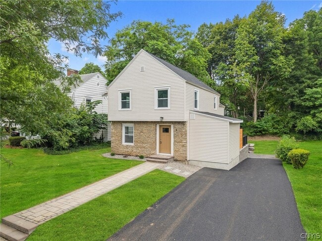 Photo - 106 Wellington Rd