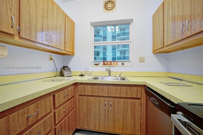 Photo - 4747 Collins Ave Unit 1108