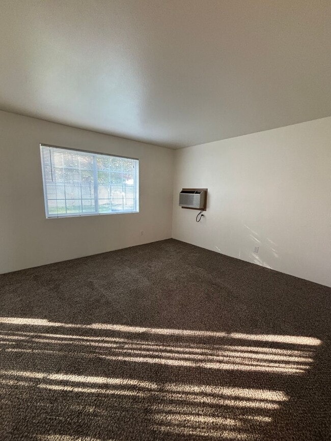 Photo - Townhouse/Duplex for Rent!