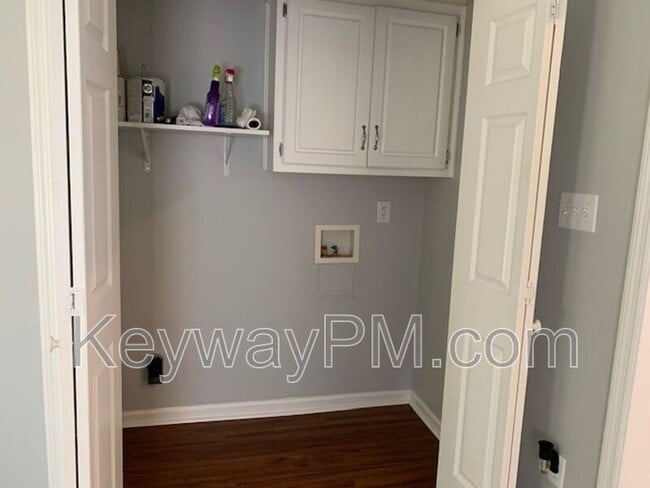 Photo - 18 Fowkewood Ct