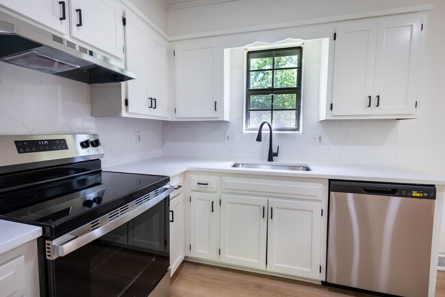 Photo - 8659 Riggs St