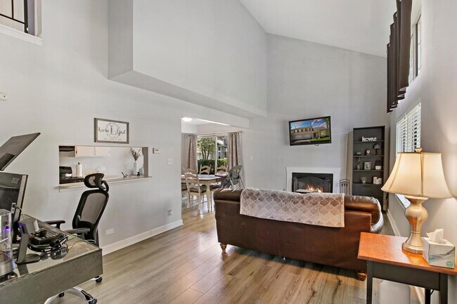 Photo - 257 Butternut Ln