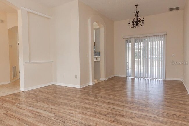 Photo - 174 Crystal Oak Dr