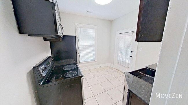 Photo - 604 N Blount St Unidad B