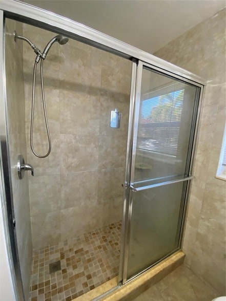 Photo - 1655 Hayes St