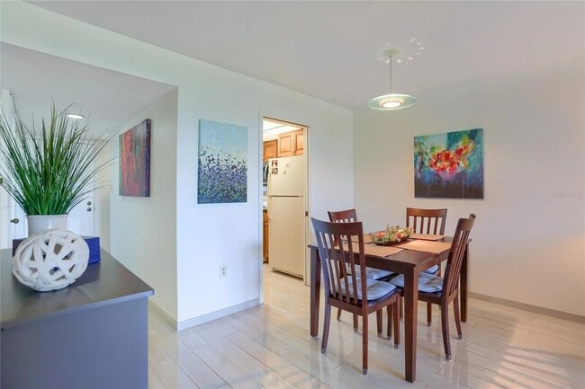 Building Photo - 1328 Pasadena Ave S Unit 207 Rental