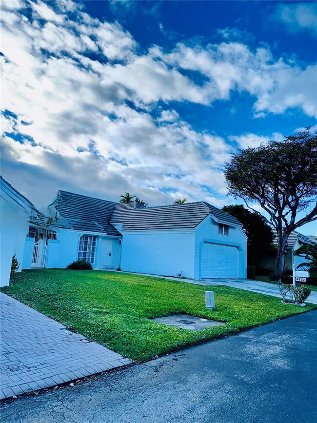 Photo - 4732 NW 98 Pl