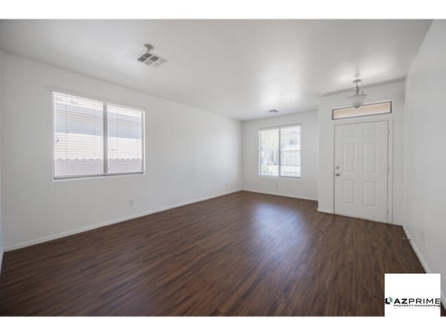 Photo - Experience Relaxed Phoenix Living In This Well-Appointed 4/2 Rental That Perfectly Balances Comfort,