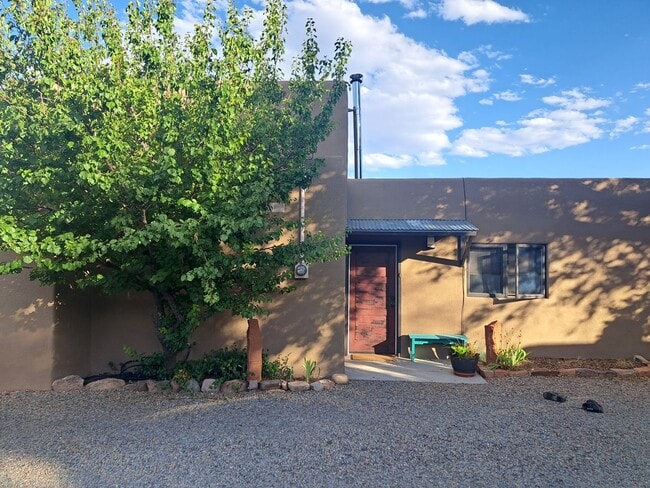 Building Photo - Charming 4-Bedroom, 2-Bath Home with Priva...