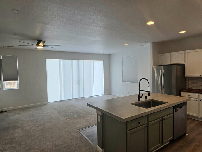 Updated 3-Bedroom Ranch in the Traditions Neighborhood – Move-In Incentives Available